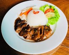 Cơm bò sốt tiêu đen