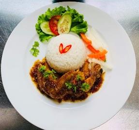 Cơm cánh gà chiên mắm