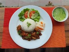 Cơm thịt rang cháy cạnh