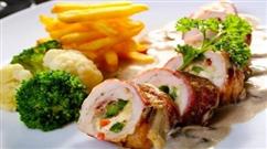 Lườn gà cuộn phô mai thịt xông khói