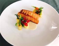 Phi Lê Cá Hồi Giòn Da Và Sốt Chanh Leo 200gr