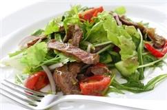 Salad Rau Xanh Với Thịt Bò Mỹ Nướng